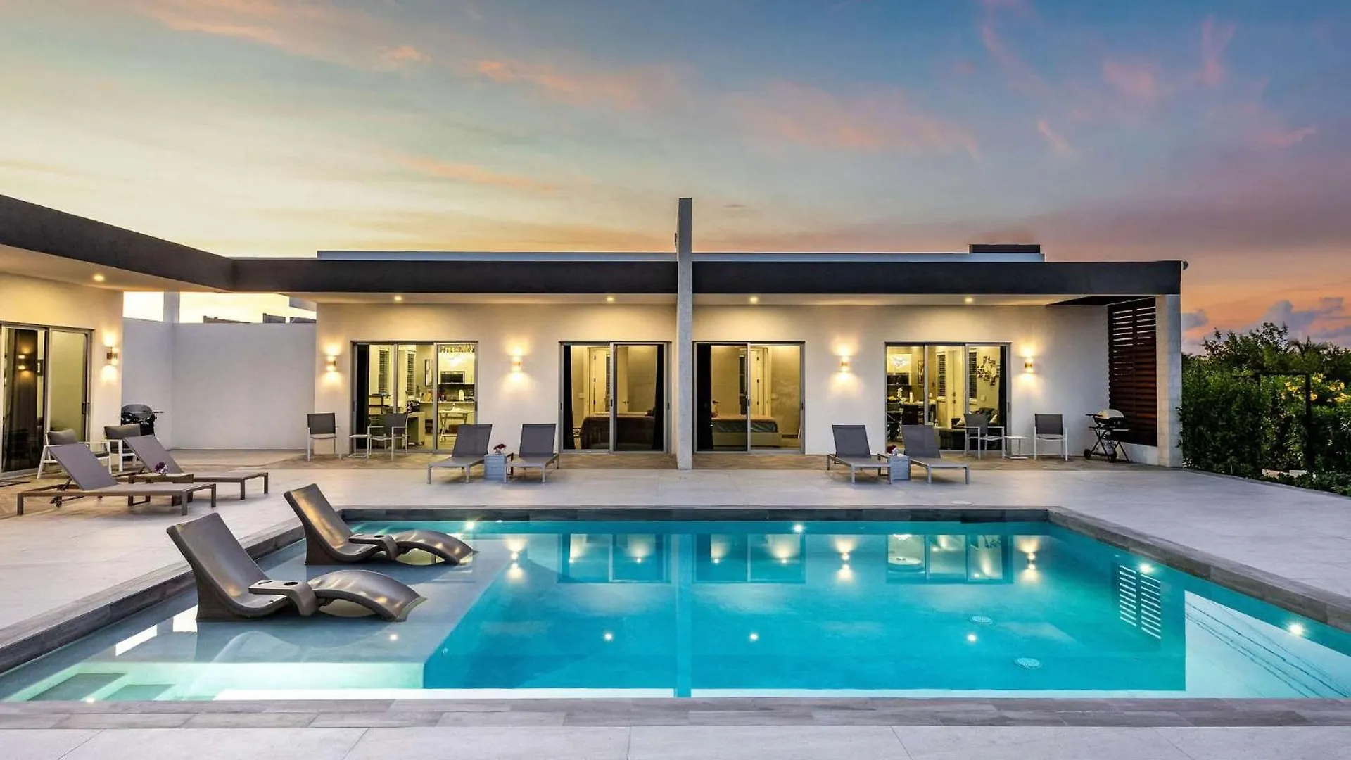 Stylish 1Br Villa Suite Shared Outdoor Amenities Long Bay