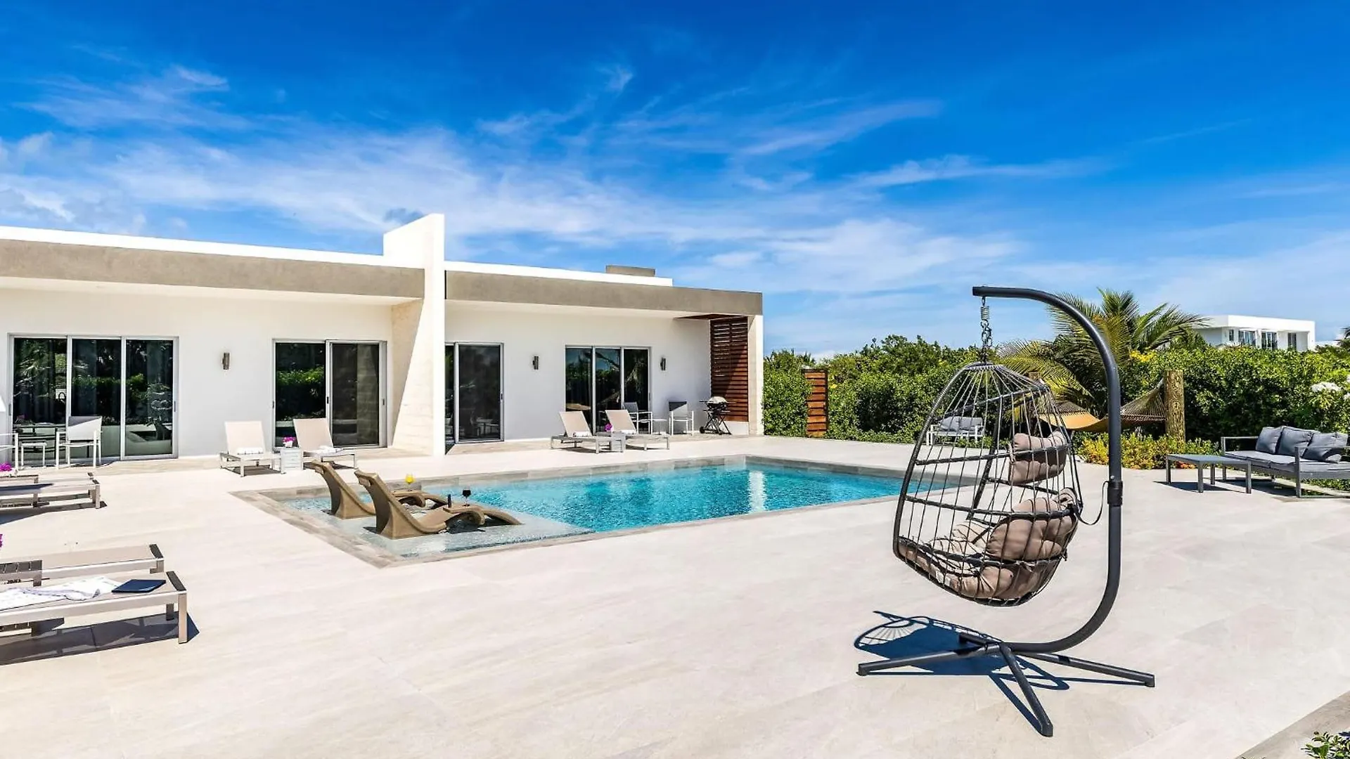 Stylish 1Br Villa Suite Shared Outdoor Amenities Long Bay